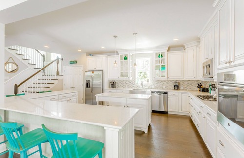 Dodds Addition House | Spacious Rehoboth/Dewey Beach House with Ocean View & Parking