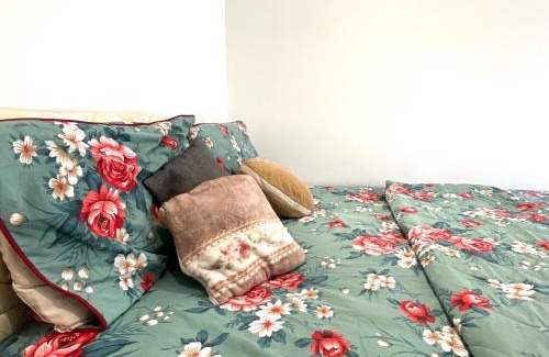 Birmingham House | Budget-Friendly Double Bedroom in City Center Retreat