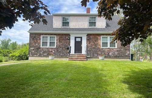 Orono House | Elegant Home in Orono Near University of Maine