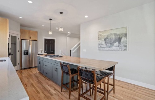 Cheyenne Apartment | Spacious Retreat Downtown Location with Game Room