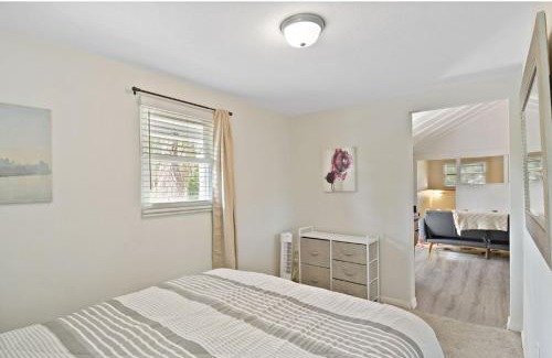Babson Park House | Relaxing Retreat with Fenced Yard and Screened Deck