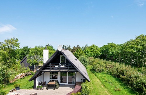 Ringkøbing-Skjern Municipality House | Ideal 6-Person Holiday Home with Ocean View in Skjern