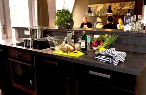 Vlagtwedde House | Welcoming Home for Families with Spa and Pool Amenities