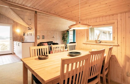 Blokhus House | Cozy 4-Person Holiday Home in Blokhus - Pet Friendly & Family Ready