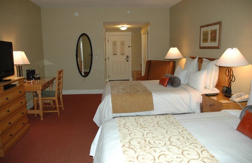South Lake Tahoe Resort | Unmatched Comfort at Premier Resort with Pool and Spa