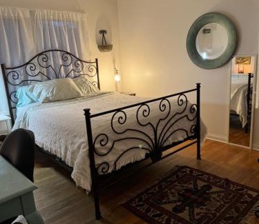 Town of North Castle House | Spacious Room with a View of the Woods