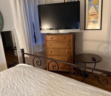 Town of North Castle House | Spacious Room with a View of the Woods