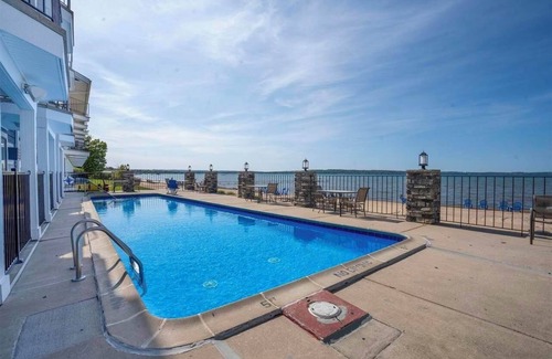 Traverse City Condo | Panoramic Beach Views and Relaxing Amenities Await You