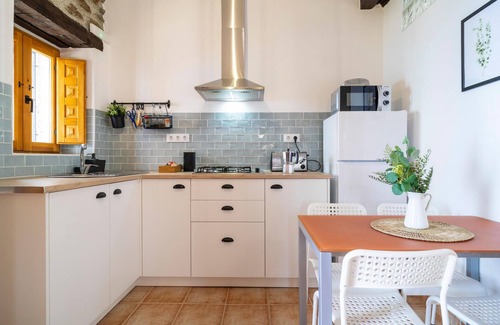 Adra House | Cozy Cottage with Ocean View & Private Pool Retreat