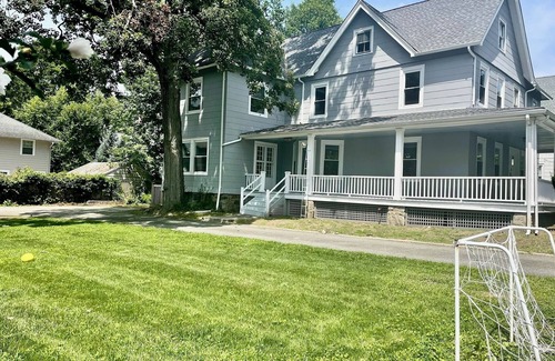 Scarsdale House | Spacious Scarsdale house -30 mins to Manhattan