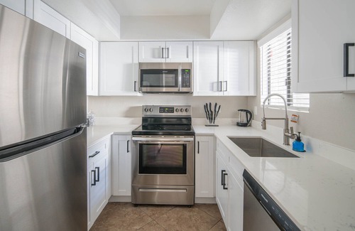 Cox Heights Apartment | Welcoming Scottsdale Condo with Pool, Near PHO Airport
