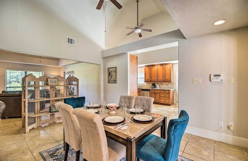 El Lago House | Seabrook Retreat with Oceanfront Views & Patio Relaxation