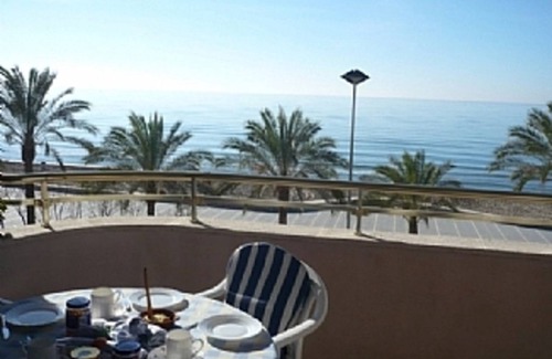 Calafell Apartment | Seafront Apartment with WiFi & Ocean View - Rated 9.2/10