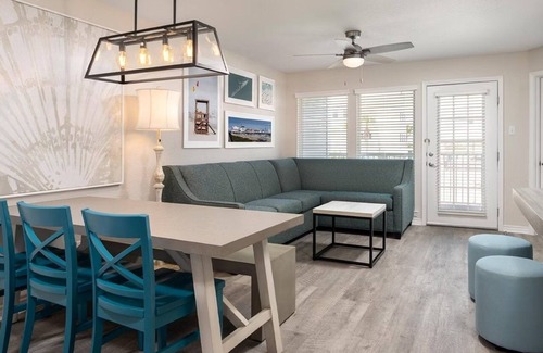 Galveston Hotel | Spacious Seaside Escape w/Kitchen, Pool & Sports Courts | Near Galveston Beach