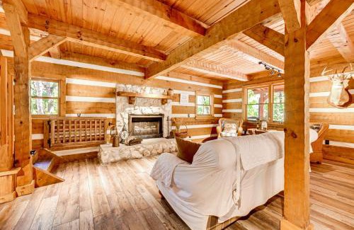 Sebring House | Spacious Sebring Family Cabin with Fun Barn and Yard!