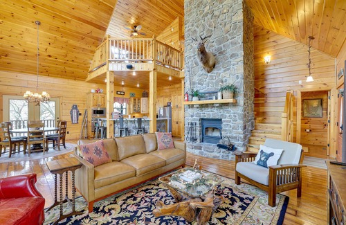 Maysville Cabin | Secluded Cabin Retreat: Pool, Spa & 9.4/10 Guest Rating!