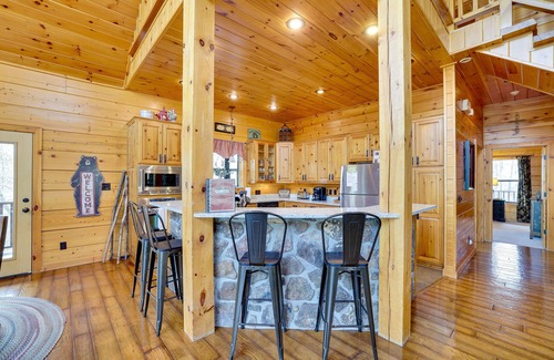 Maysville Cabin | Secluded Cabin Retreat: Pool, Spa & 9.4/10 Guest Rating!