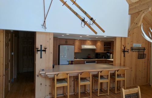 Enumclaw House | Indulgent Crystal Mountain Chalet by Mt. Rainier - 9.8/10
