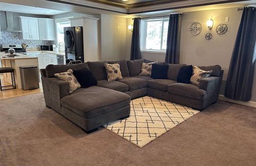 Huffman - O' Malley Apartment | Tranquil Private Retreat Near City Attractions and Amenities