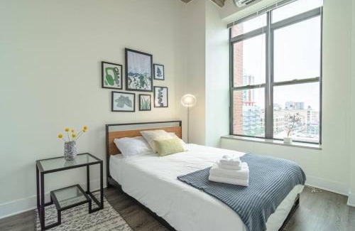 Near South Side Apartment | Family-Friendly McCormick Unit with Hot Tub & Gym Access