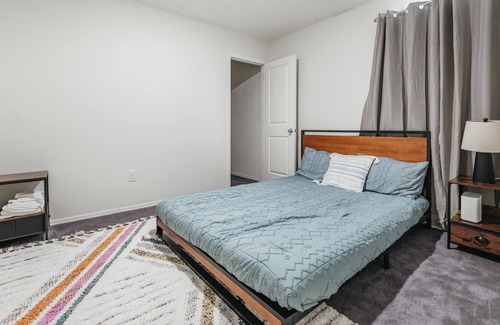 Tucson House | Inviting Spring Retreat for 11, Close to Airport