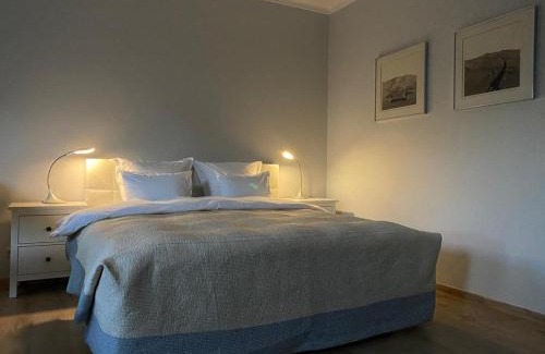 Heist Apartment | Welcoming Studio: Child-Friendly Stay with 9.2/10 Rating