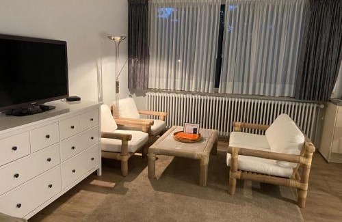 Heist Apartment | Welcoming Studio: Child-Friendly Stay with 9.2/10 Rating