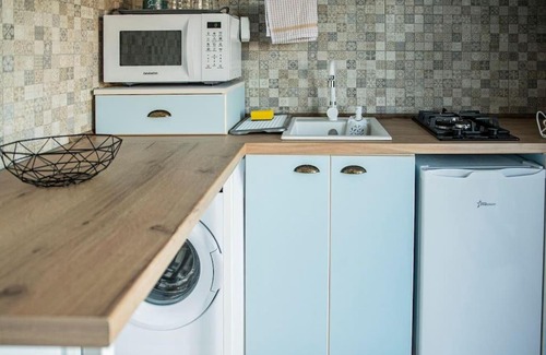 Navodari House | Cozy Studio Retreat Near the Lake - Guest Rated 10/10