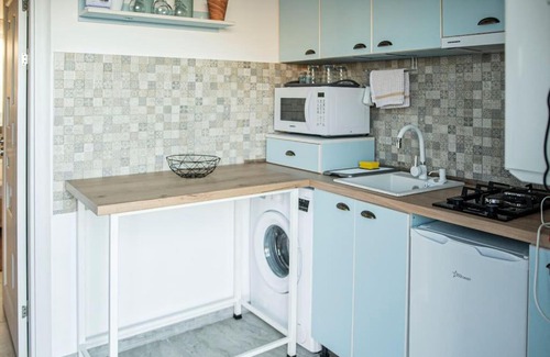 Navodari House | Cozy Studio Retreat Near the Lake - Guest Rated 10/10