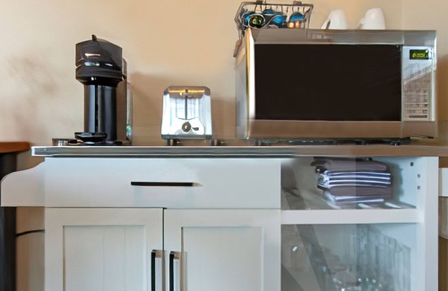 Jerome Apartment | Cozy Studio with Kitchenette & Deck in Historic Jerome