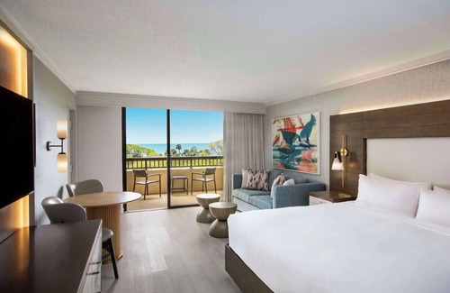 Shipyard Plantation Hotel | Oceanfront Suite with Balcony & Pet-Friendly Amenities