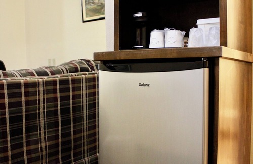 Blanco Apartment | Pet-Friendly Suite with Spa & Breakfast - 10/10 Rated