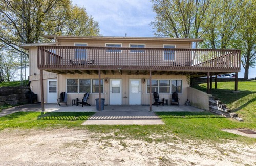 Apple River Apartment | Spacious Suite w/2 King Beds | Near Trails, Lake & Golf