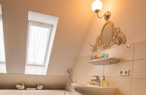 Borgerende House | Delightful Suite with Garden Views and Bathtub Access