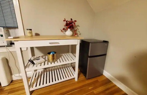 Providence Apartment | Cozy Suite with Kitchenette for Family-Friendly Stays