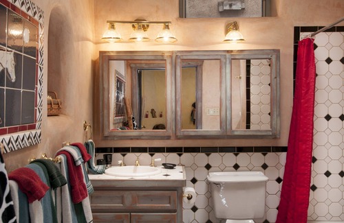 Taos House | Bright Adobe Casita with Pool in Historic Taos - Rated 9.6