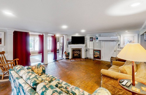 Hartsville House | Spacious & sunlit lakefront home with generous deck, fire pit, & views - dogs ok