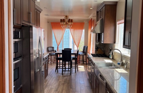 Dolores Heights House | Bright Two-Bedroom Mediterranean Retreat with Top Amenities