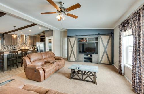 Cebolla House | Family-Friendly Tierra Amarilla Ranch House with Deck