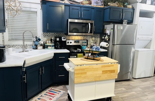 Quitman House | Cozy Tiny Home on Lake Fork with Private Boat Ramp