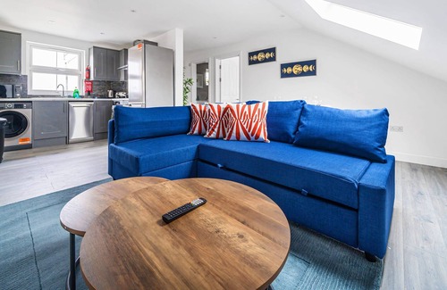 Rushmoor District Apartment | Contemporary Town Center Apartment with WiFi & Pet-Friendly