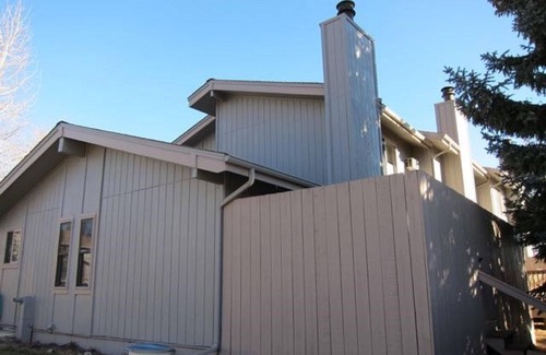 Glenwood Grove - North Iris House | Stylish Townhome in Boulder: 9.8 Rated with Pool & Spa