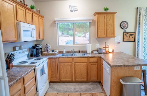 Kanab Condo | Perfect Townhome Near Utah National Parks - Sleeps 8