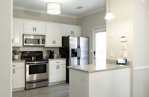 National Hills House | Renovated Townhome with Pool & Breakfast in Prime Augusta