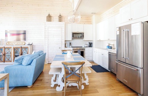 Cinnamon Shore House | Inviting Townhome with Pool & Family Amenities at Cinnamon Shore