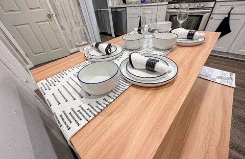 Albany House | Spacious Townhouse in 809 Park