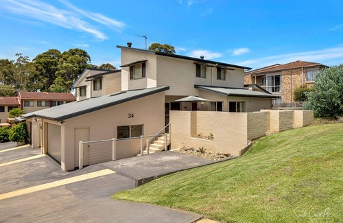 Surf Beach House | Guest Rated: 9.8! Beachside Townhouse with Ocean View
