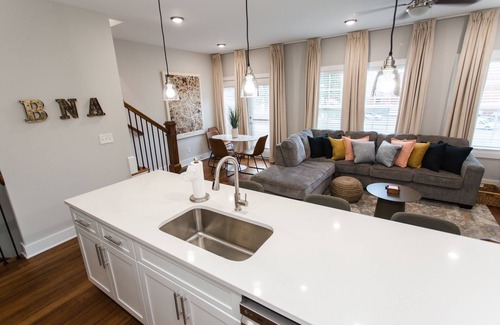 Nashville House | Elegant Townhouse with Pool, Minutes from Downtown