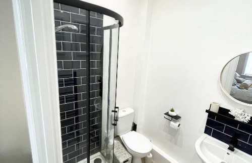Malton Apartment | Inviting Townhouse Room in Central Malton - Family Friendly