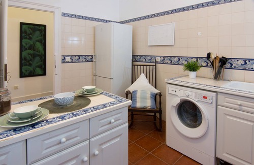 Santos Apartment | Historic Lisbon Retreat: Steps from TimeOut Market & Spa